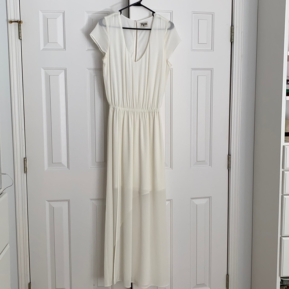 Show Me Your MuMu size medium white / cream long dress short sleeves